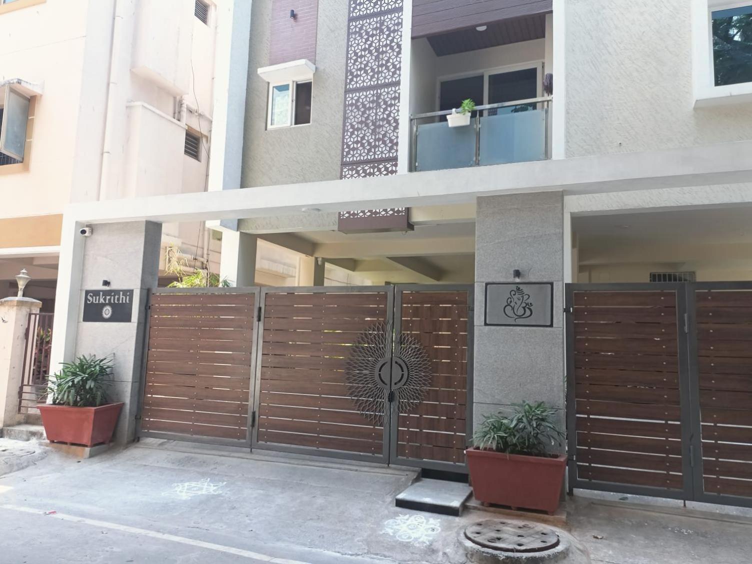 Apartment Sukrithi Premium Serviced - F2