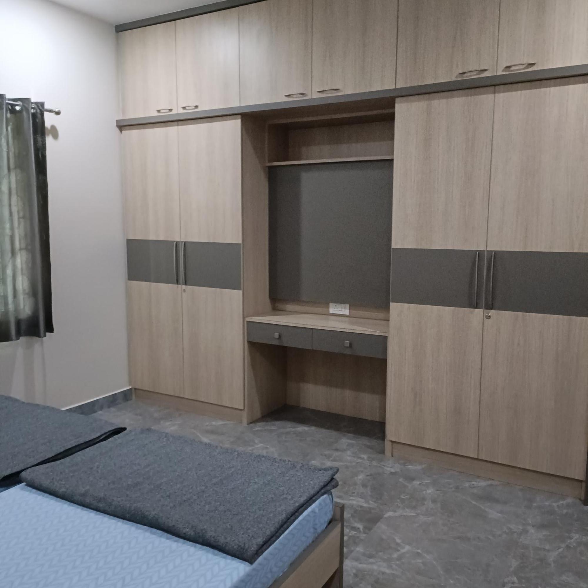 Sukrithi Premium Serviced - F2 Apartment *