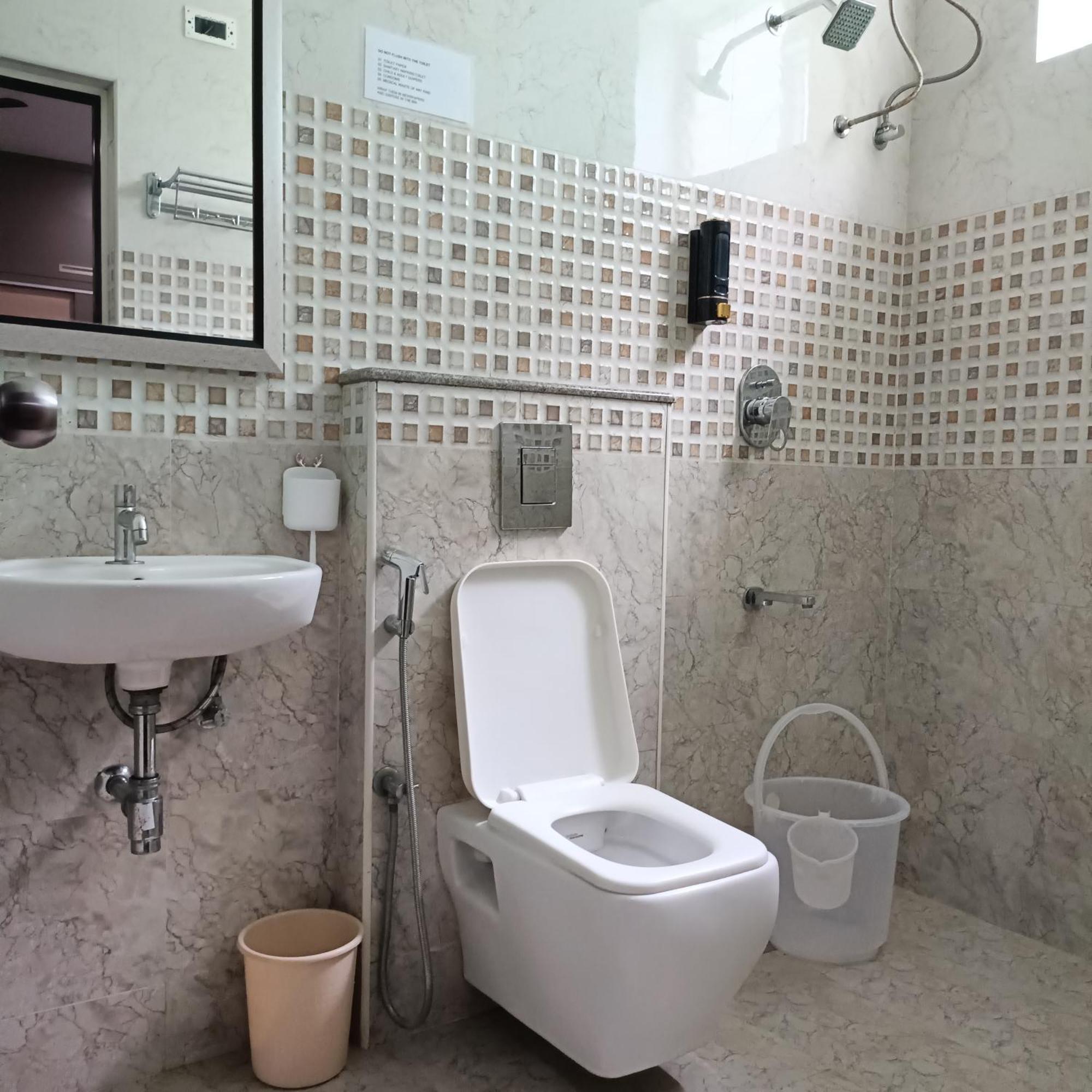 Sukrithi Premium Serviced - F2 Apartment *