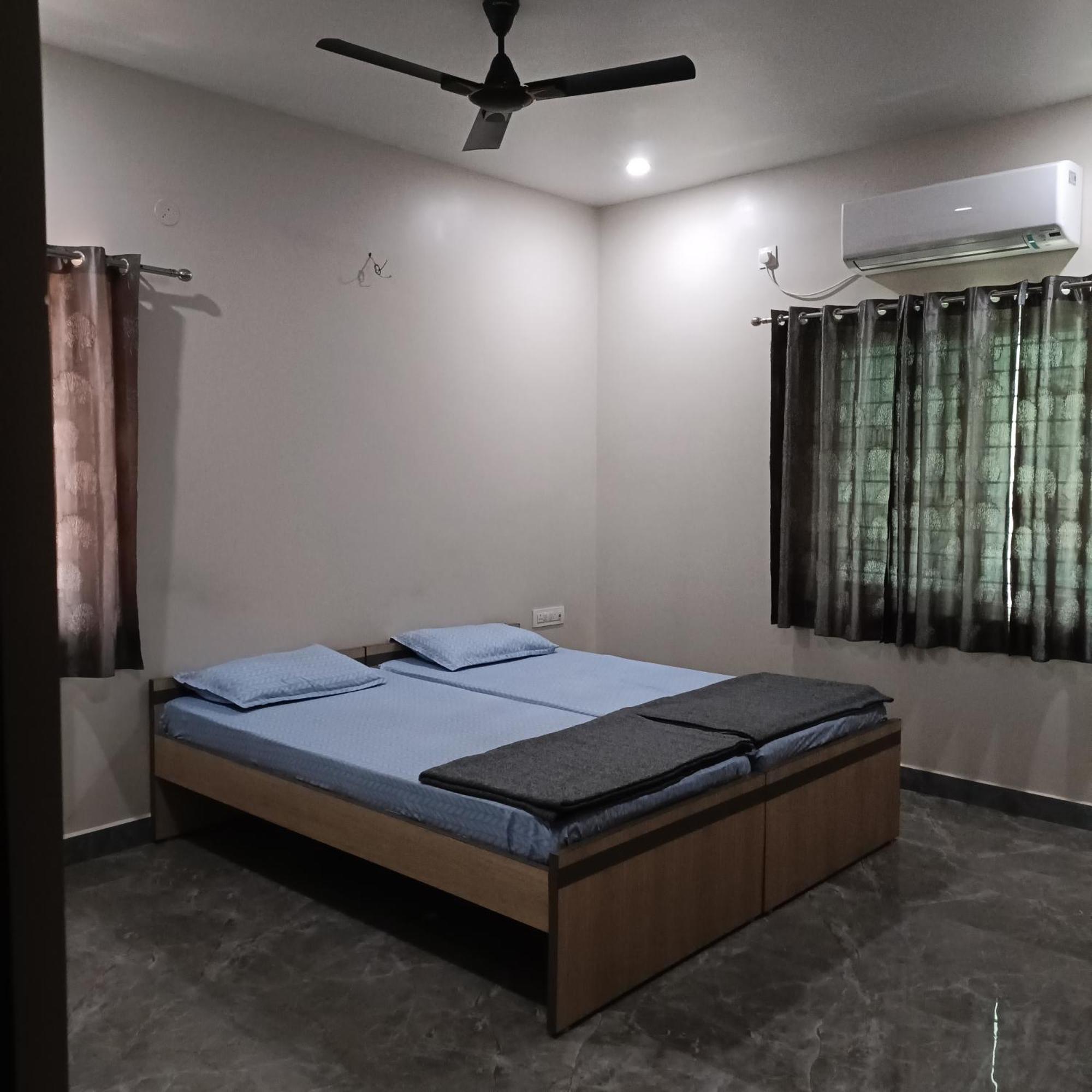 Sukrithi Premium Serviced - F2 Apartment *