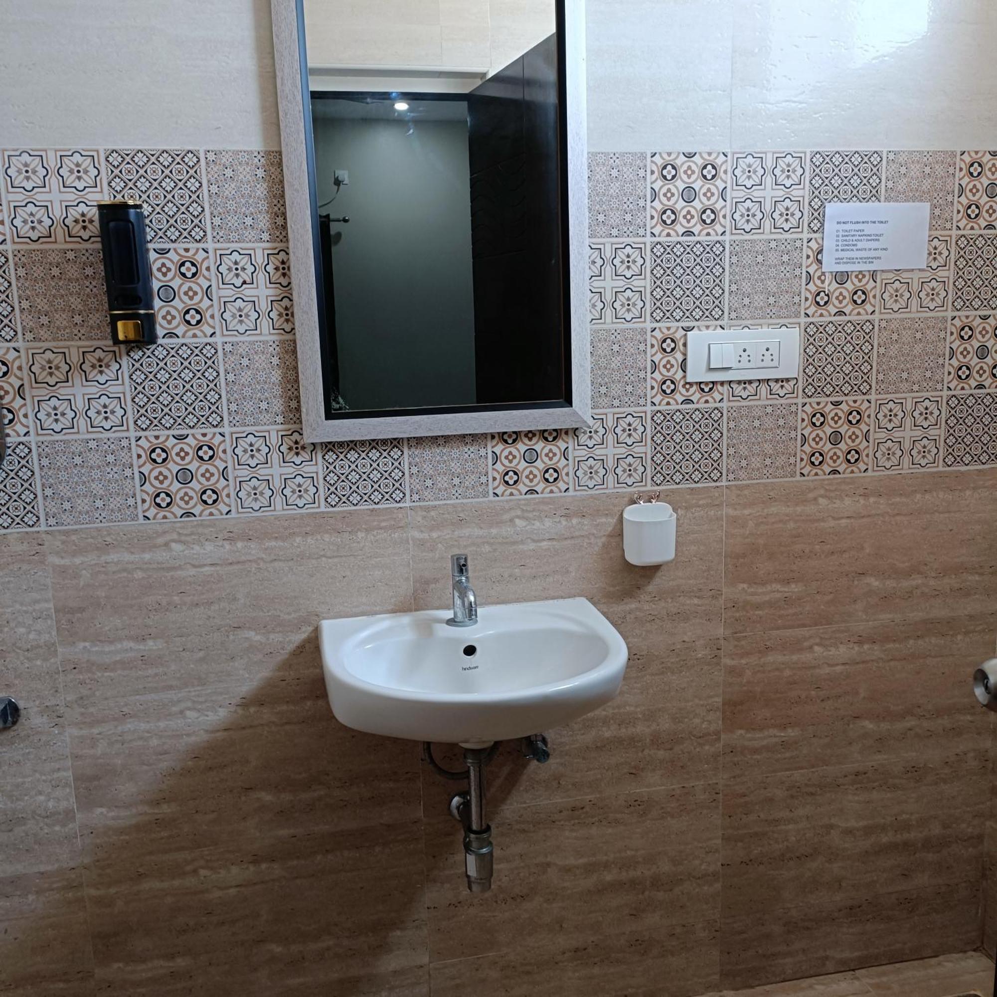 Sukrithi Premium Serviced - F2 Apartment *